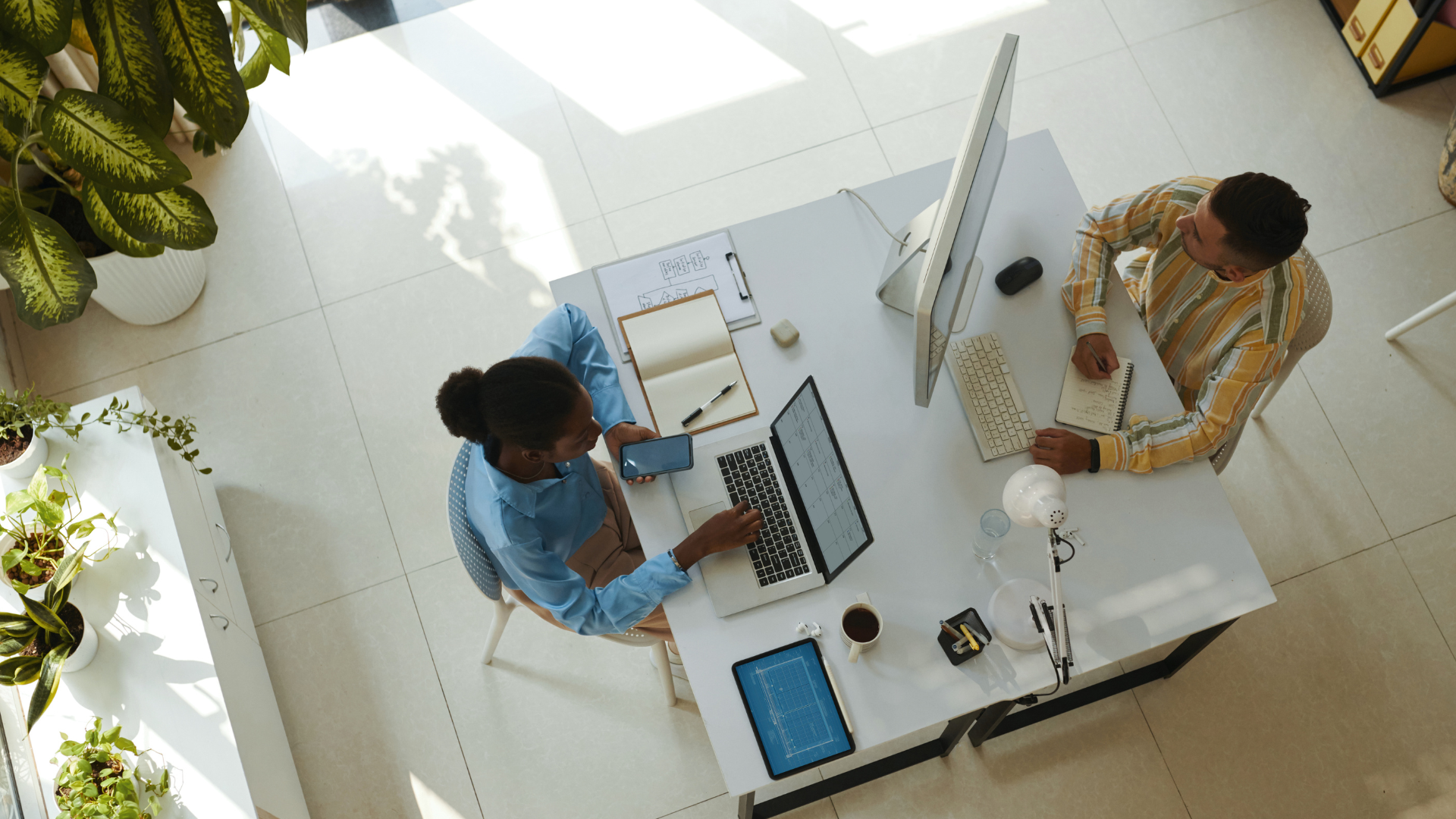 Corporate Blogs for Non-Marketers: How to Get Your Team Writing &amp; Sharing